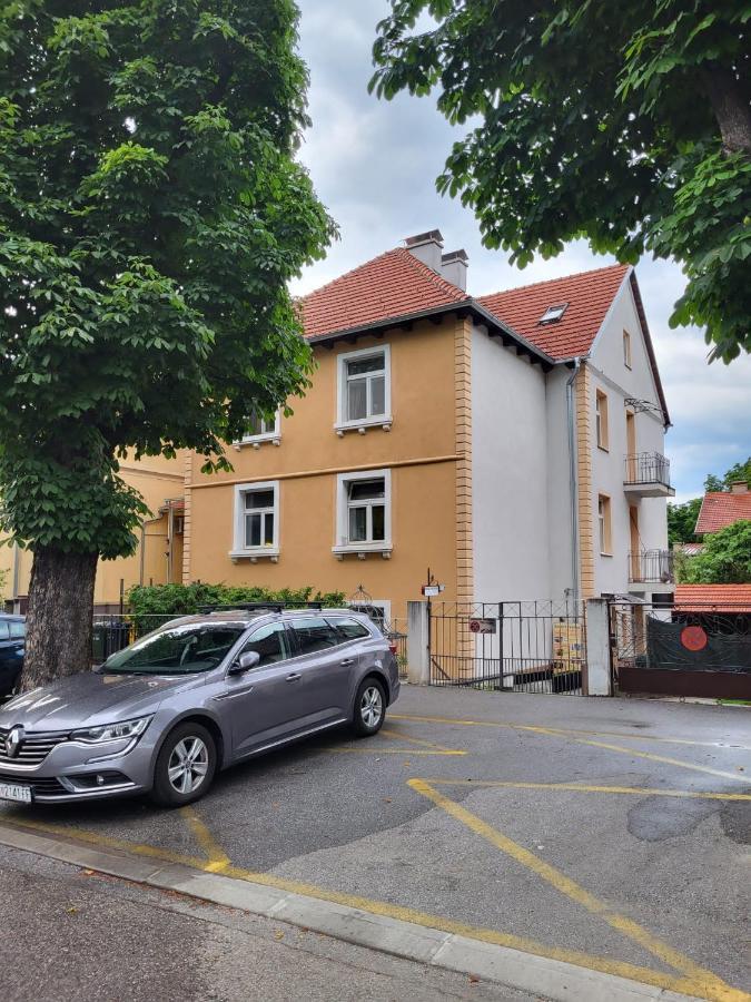 Апартаменти Apartman Buzanova Загреб Екстер'єр фото